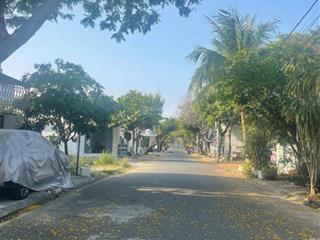 Giá tốt tđc đất lành nam nha trang đường 13m diện tích 70m2 (ngang 4m)  hướng đông nam