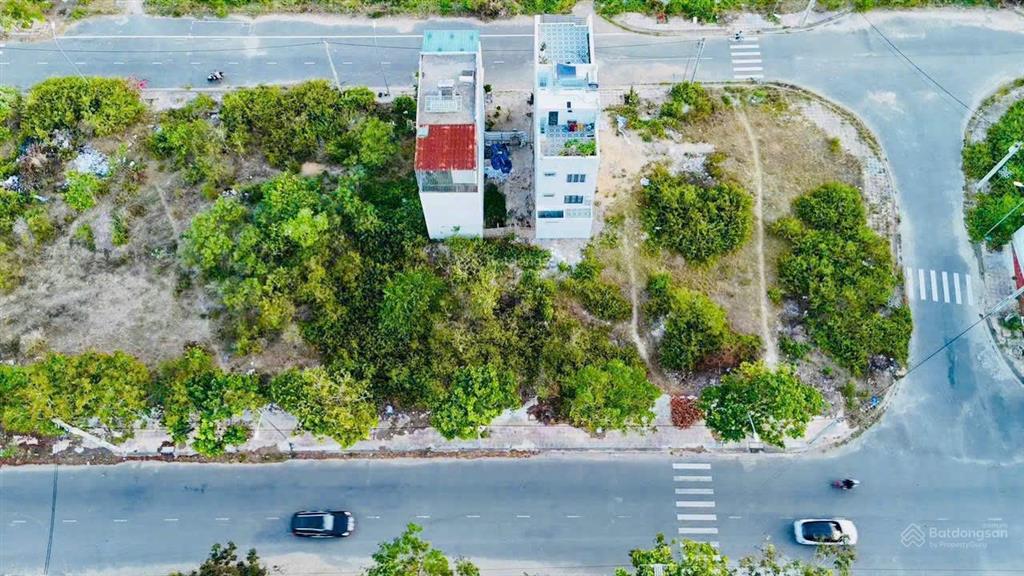 Bán đất hẻm thái khang cách đường chính chỉ 20m.
diện tích 86.9m2 ngang 5m nở hậu