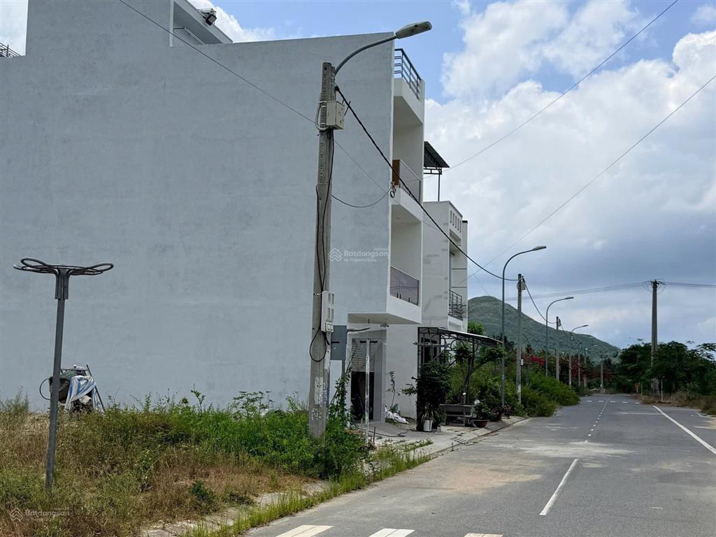 Cần bán lô đất tái định cư thái khang đường nhựa rộng 13m  diện tích 75m2 (5 x 15m)