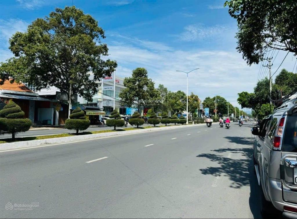 Mặt tiền đường 23/10  p. tây nha trang. gần siêu thị mega, ngã tư bình cang  vĩnh trung