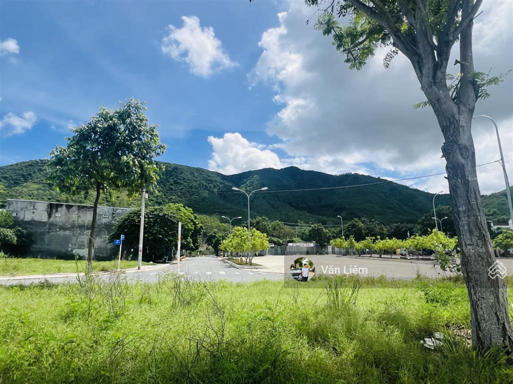 Cần bán lô đất đẹp tp nha trang, tái định cư hòn rớ 2. đường số 10  đường hiện trạng rộng 10m