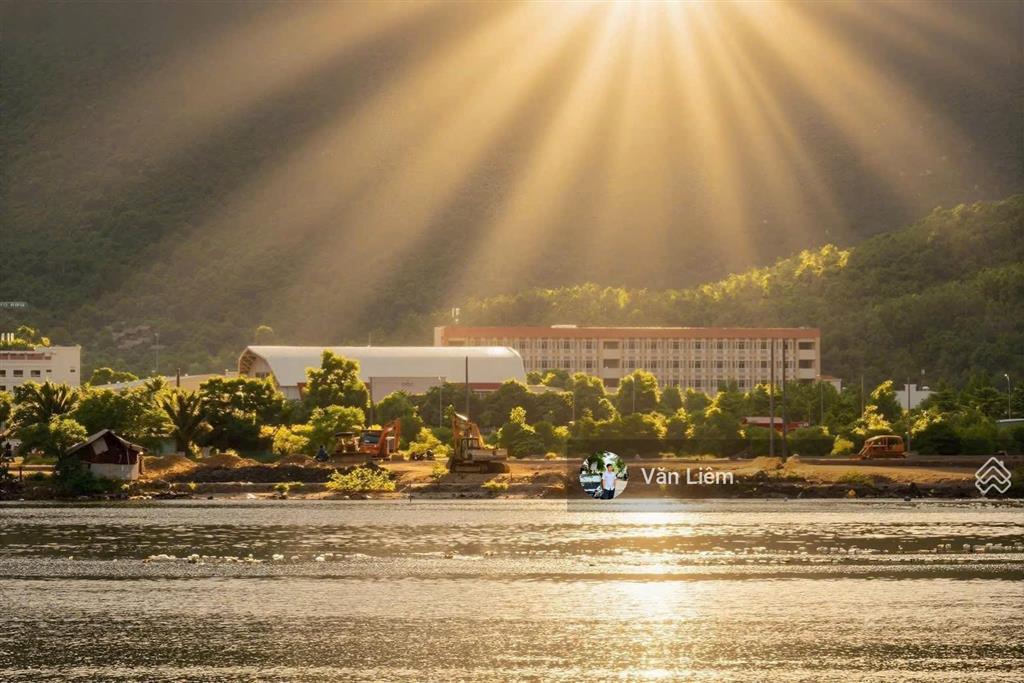 Cần bán lô đất đẹp tp nha trang, tái định cư hòn rớ 2. đường số 10  đường hiện trạng rộng 10m
