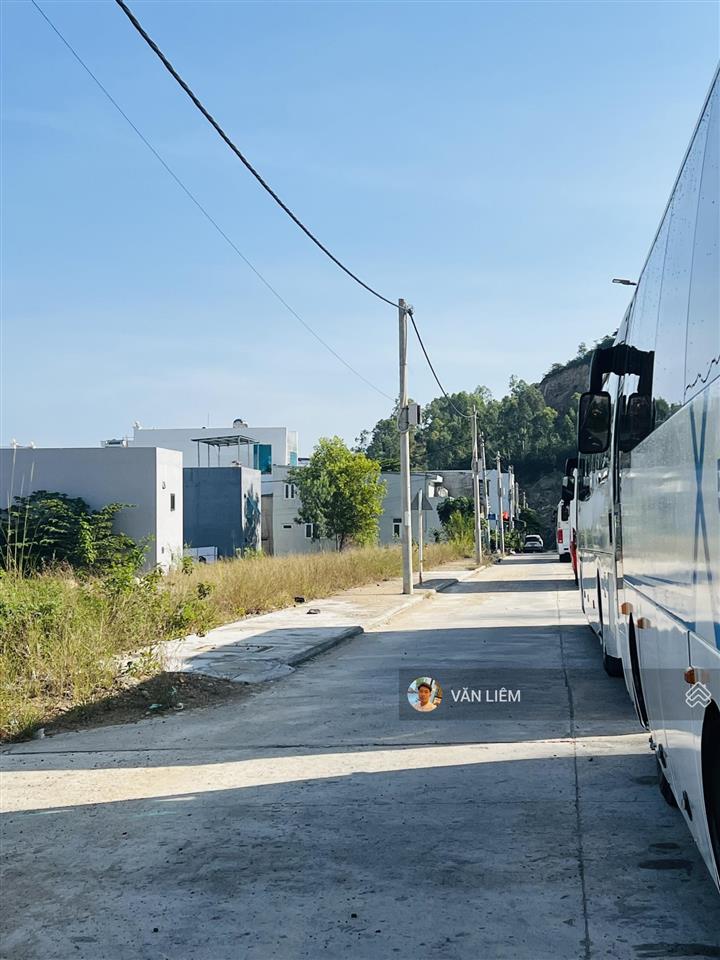Cần bán lô đất đẹp tp nha trang, tái định cư hòn rớ 2. đường số 10  đường hiện trạng rộng 10m