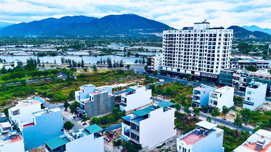 Lô đẹp kđt hoàng long mua xây nhà ngay kđt hoàng long khu dân cư hiện hữu, chỉ 4.9 tỷ