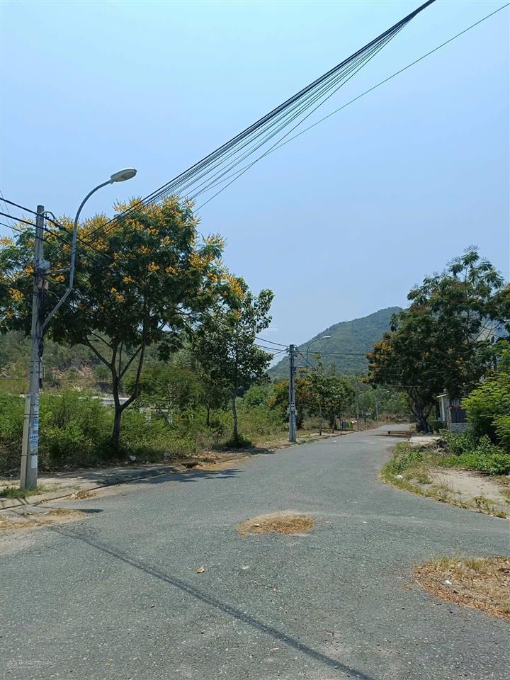 Tđc đất lành giá chỉ 2,95 tỷ gần đường phong châu, vị trí đẹp, tiềm năng tăng giá. 81.4m2