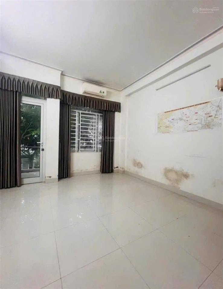 Cho thuê nhà ở kinh doanh 3 tầng mặt tiền nam nha trang
 giá thuê 13tr/tháng