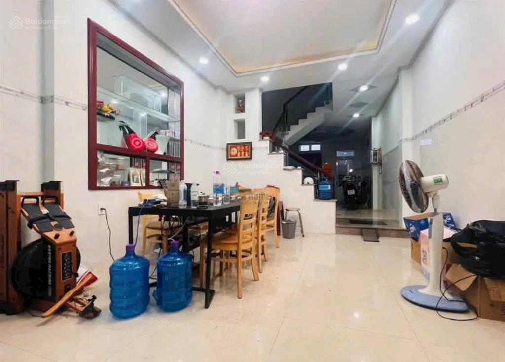 Cho thuê nhà ở kinh doanh 3 tầng mặt tiền nam nha trang
 giá thuê 13tr/tháng