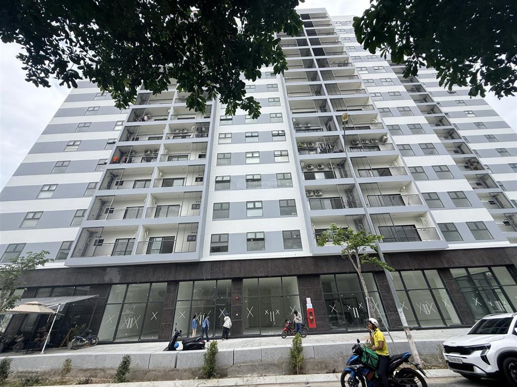 Cho thuê shophouse ccu phước long
dt 79m2 ngang 5,6m giá thuê 15tr/tháng. (cọc và tt linh động)
