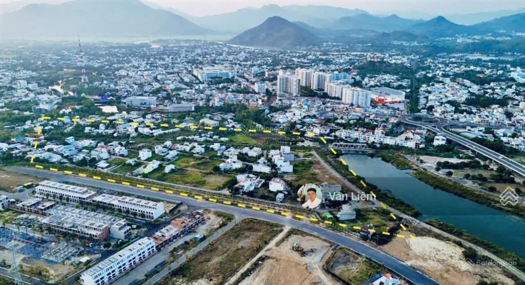 Lô góc  đường 12 & 10 mét
đất vĩnh châu vĩnh hiệp, nha trang  cạnh bên mỹ gia
 đường hiện 1