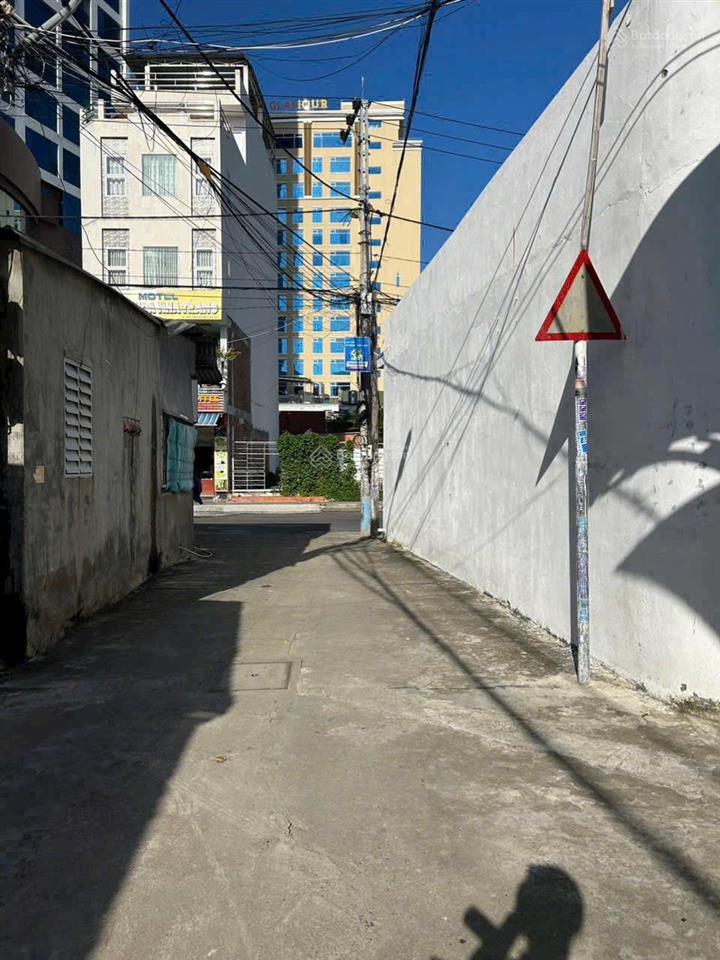 Đất gần biển nha trang chỉ cách bãi biển 50m hẻm ô tô dương hiến quyền ba làng diệ