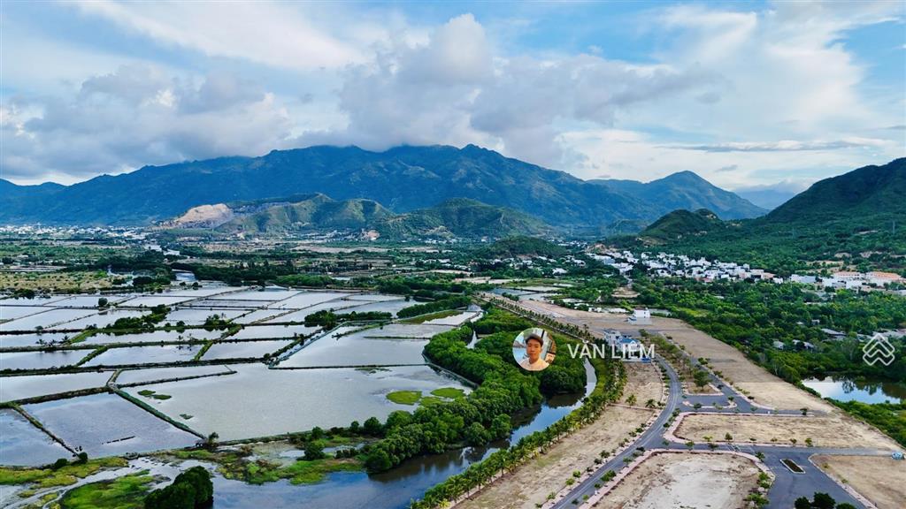 Bán lô kề góc để xây ở biệt thự tại kđt ven sông tắc  river park 300m2. vị trí đất biệt thự hướng