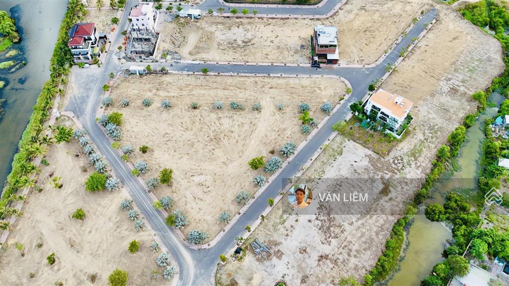 Bán lô kề góc để xây ở biệt thự tại kđt ven sông tắc  river park 300m2. vị trí đất biệt thự hướng