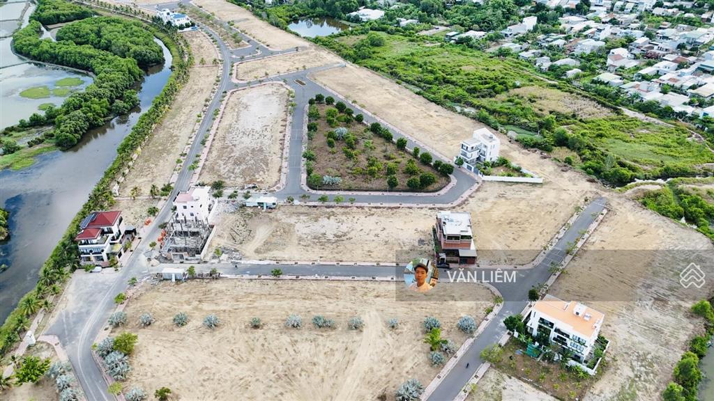 Bán lô kề góc để xây ở biệt thự tại kđt ven sông tắc  river park 300m2. vị trí đất biệt thự hướng