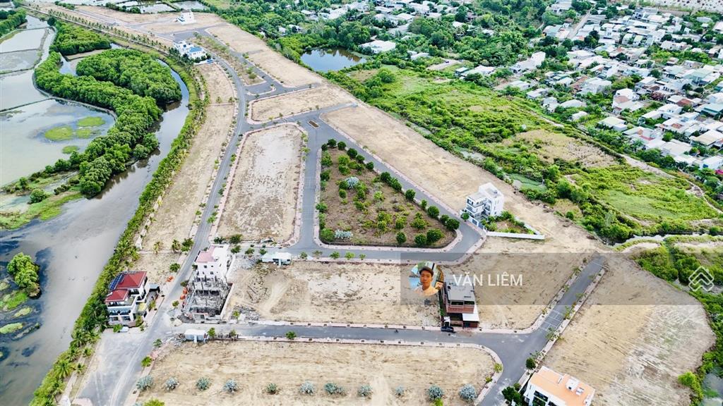 Bán lô kề góc để xây ở biệt thự tại kđt ven sông tắc  river park 300m2. vị trí đất biệt thự hướng