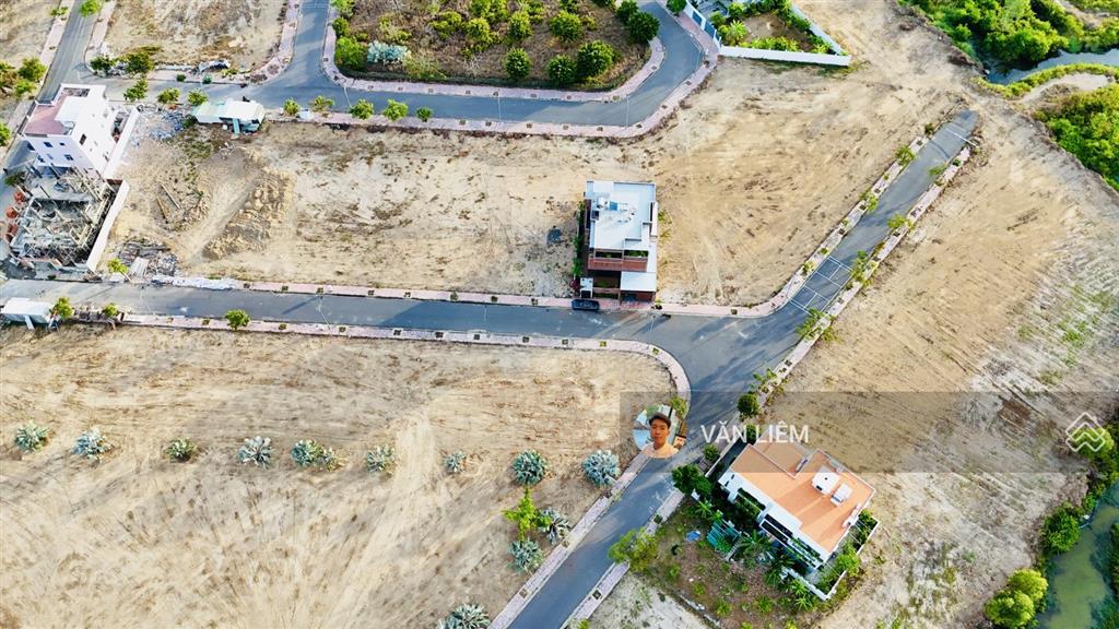 Bán lô kề góc để xây ở biệt thự tại kđt ven sông tắc  river park 300m2. vị trí đất biệt thự hướng