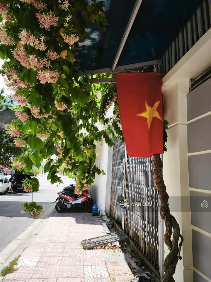 Cho thuê nhà mặt tiền hòn rớ giá 13tr/th  nam nha trang  dt 82,9 m2 (ngang 5,25m)  thiết kế