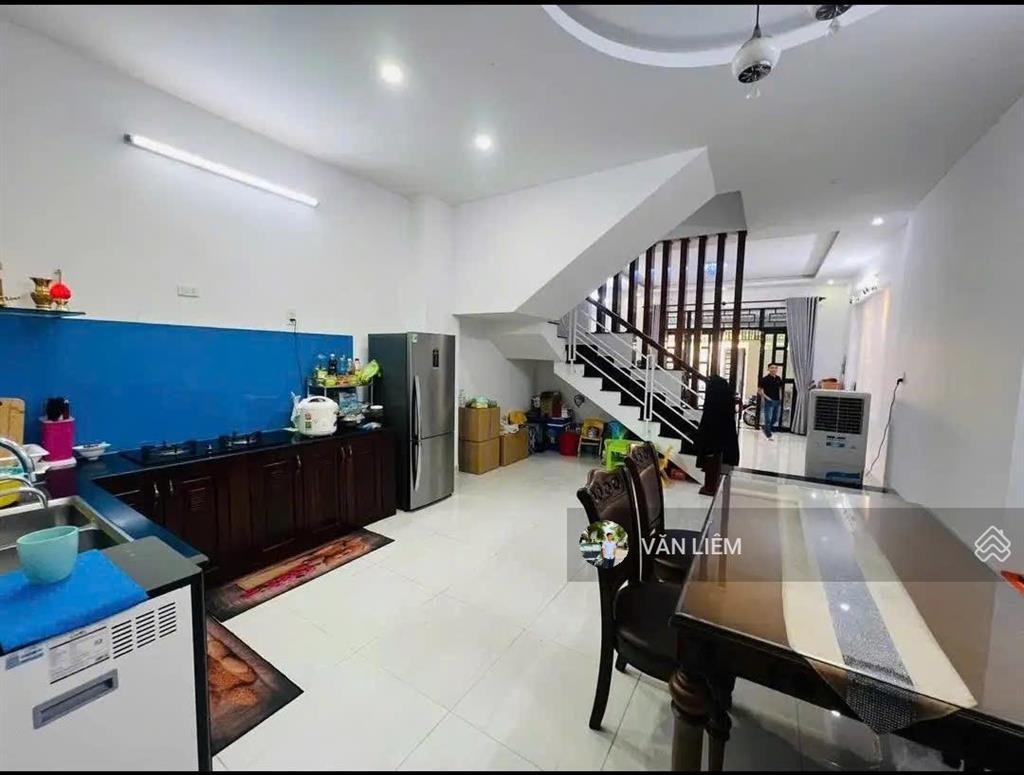 Cho thuê nhà mặt tiền hòn rớ giá 13tr/th  nam nha trang  dt 82,9 m2 (ngang 5,25m)  thiết kế