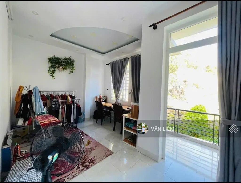 Cho thuê nhà mặt tiền hòn rớ giá 13tr/th  nam nha trang  dt 82,9 m2 (ngang 5,25m)  thiết kế