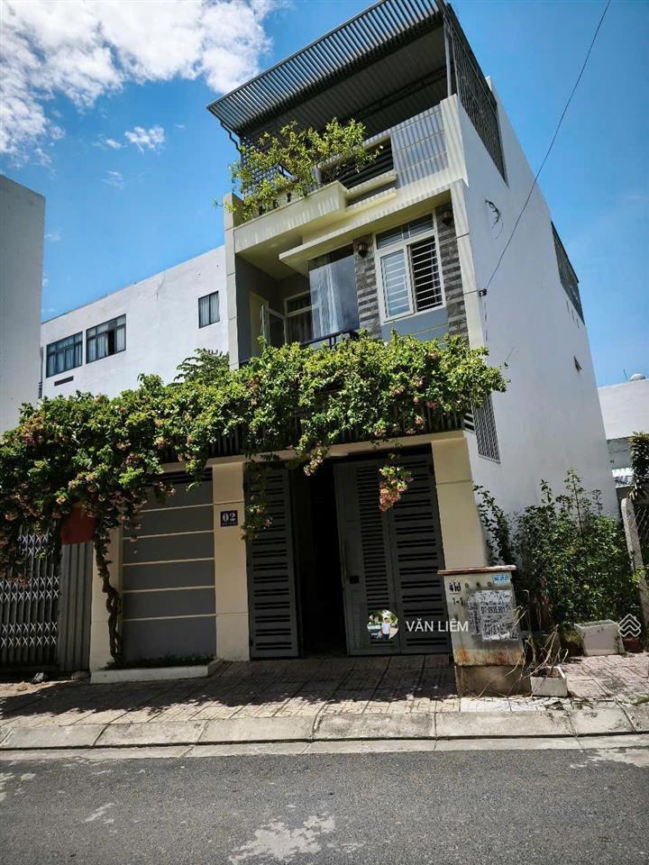 Cho thuê nhà mặt tiền hòn rớ giá 13tr/th  nam nha trang  dt 82,9 m2 (ngang 5,25m)  thiết kế