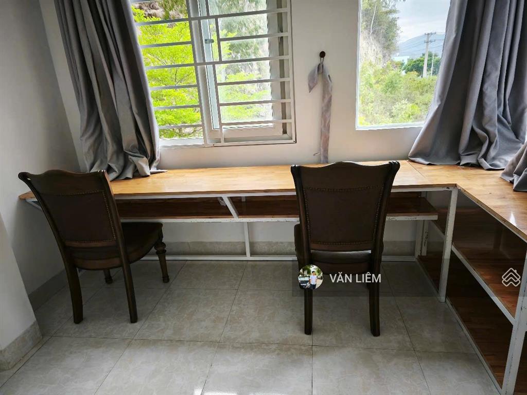 Cho thuê nhà mặt tiền hòn rớ giá 13tr/th  nam nha trang  dt 82,9 m2 (ngang 5,25m)  thiết kế