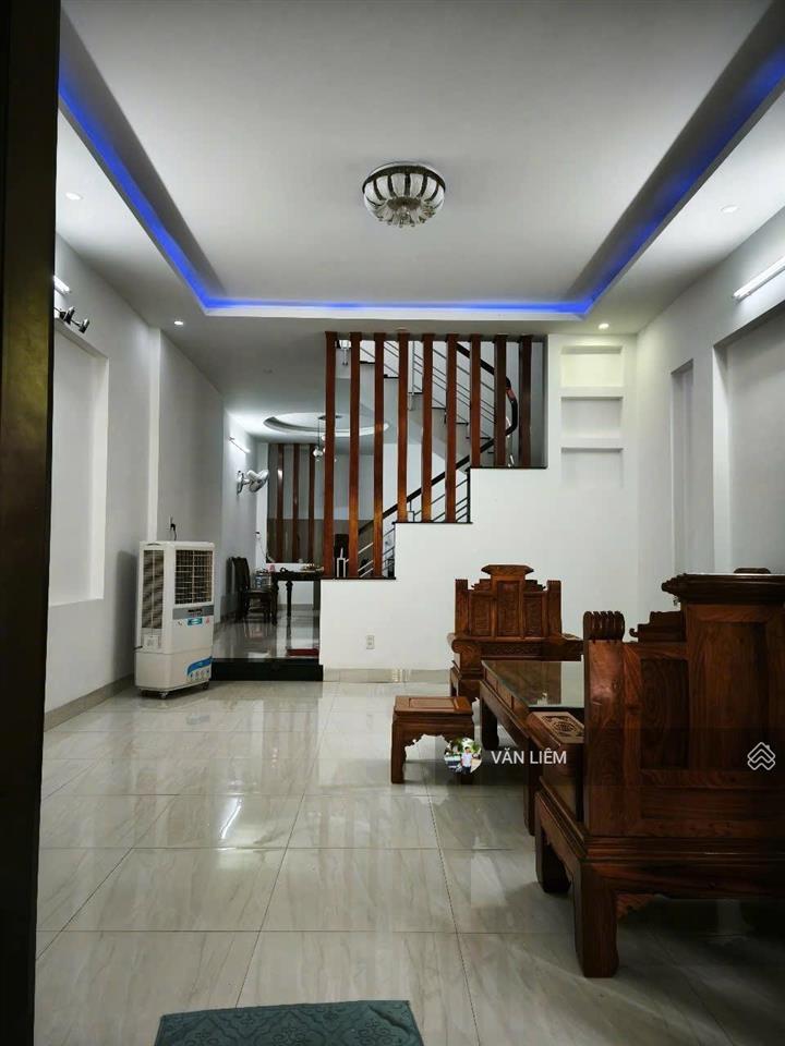 Cho thuê nhà mặt tiền hòn rớ giá 13tr/th  nam nha trang  dt 82,9 m2 (ngang 5,25m)  thiết kế