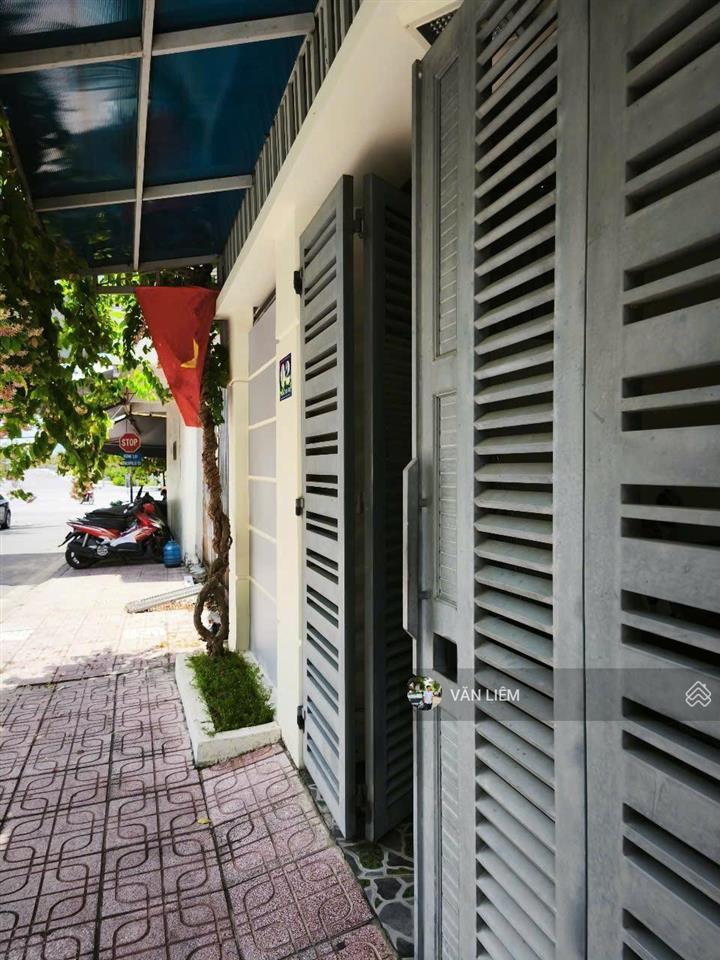 Cho thuê nhà mặt tiền hòn rớ giá 13tr/th  nam nha trang  dt 82,9 m2 (ngang 5,25m)  thiết kế
