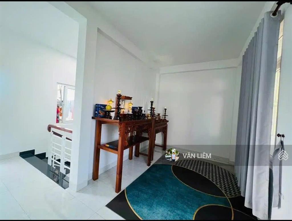 Cho thuê nhà mặt tiền hòn rớ giá 13tr/th  nam nha trang  dt 82,9 m2 (ngang 5,25m)  thiết kế