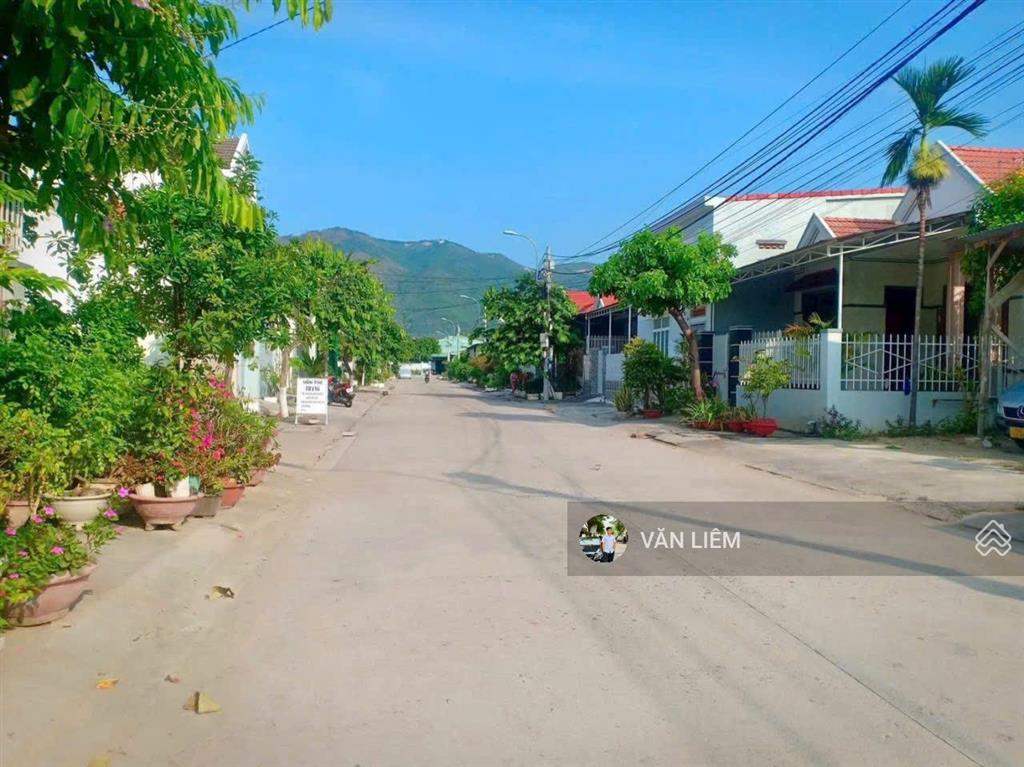 Bán lô đất tái định cư diên toàn  diên khánh chỉ 2,57 tỷ diện tích 120m2 ngang 6m đường rộng
