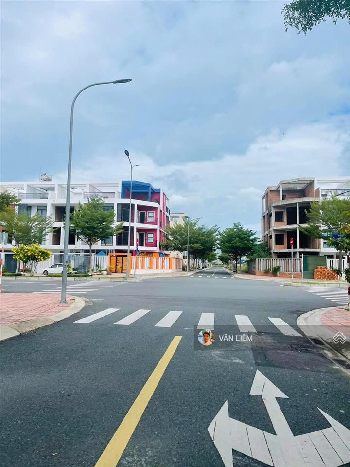 Bán đất kđt mipeco  nha trang, đã có sổ riêng  110m2 ngang 5m. kđt mipeco  nha trang