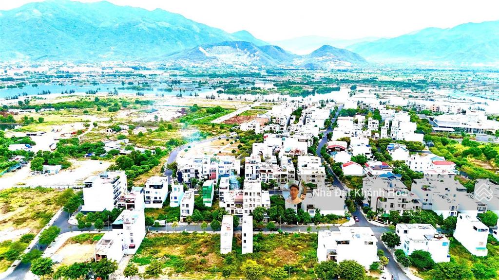 Cần bán đất khu đô thị an bình tân nha trang  sổ hồng sang tên  đường t12