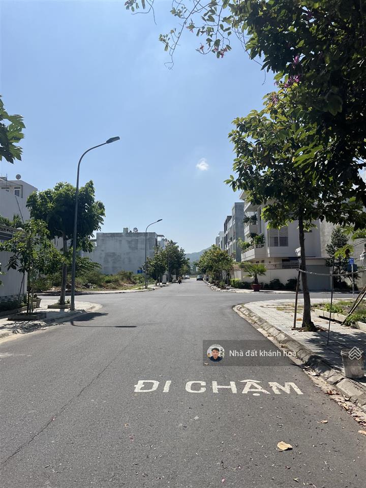 Cần bán đất khu đô thị an bình tân nha trang  sổ hồng sang tên  đường t12