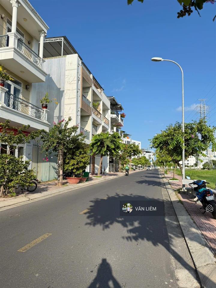 Hà quang 2 đất 2 mặt tiền trước sau, đối diện công viên chỉ 5,9 tỷ!