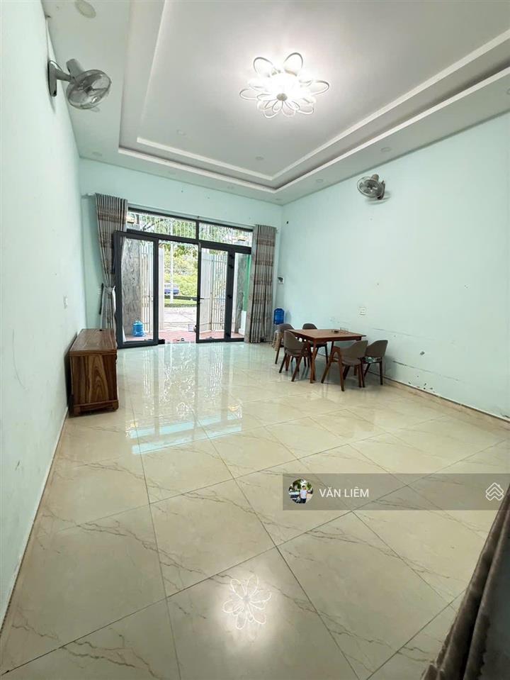 Cần cho thuê nhà 3 tầng tđc hòn rớ 2  nhà gồm phòng khách, phòng thờ, sân phơi 4 phòng ngủ, 5wc