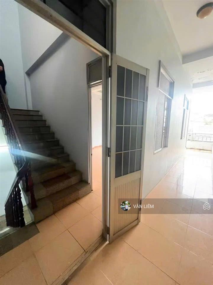 Cho thuê nhà 1 trệt 2 lầu hòn rớ 90m8 triệu vị trí cạnh ngã 4, thuận tiện sinh hoạt, phù