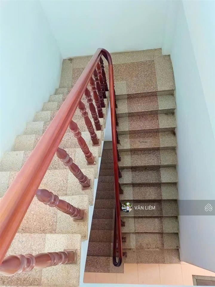 Cho thuê nhà 1 trệt 2 lầu hòn rớ 90m8 triệu vị trí cạnh ngã 4, thuận tiện sinh hoạt, phù