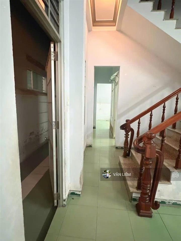 Cho thuê nhà 1 trệt 2 lầu hòn rớ 90m8 triệu vị trí cạnh ngã 4, thuận tiện sinh hoạt, phù