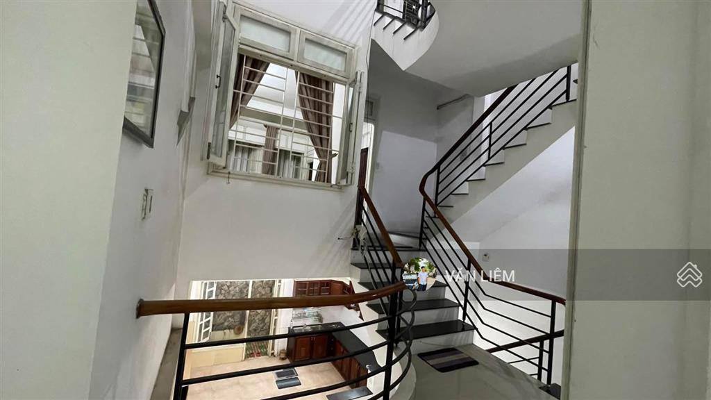 Cho thuê nhà 3 tầng  phước long nhà lệch tầng cực thoáng đường 8m, ô tô đỗ trong nhà