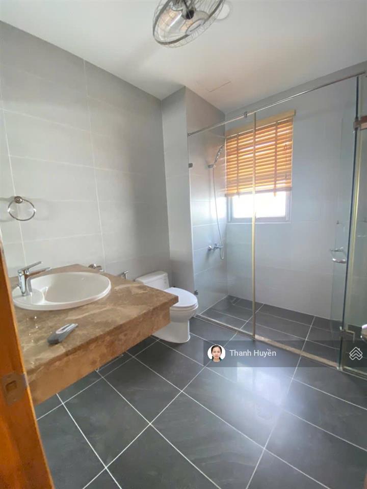 Cho thuê biệt thự riviera cove đơn lập sân vườn ngay hồ bơi  đẹp rộng