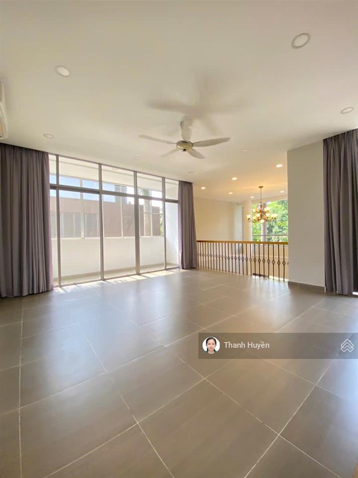 Cho thuê biệt thự riviera cove đơn lập sân vườn ngay hồ bơi  đẹp rộng