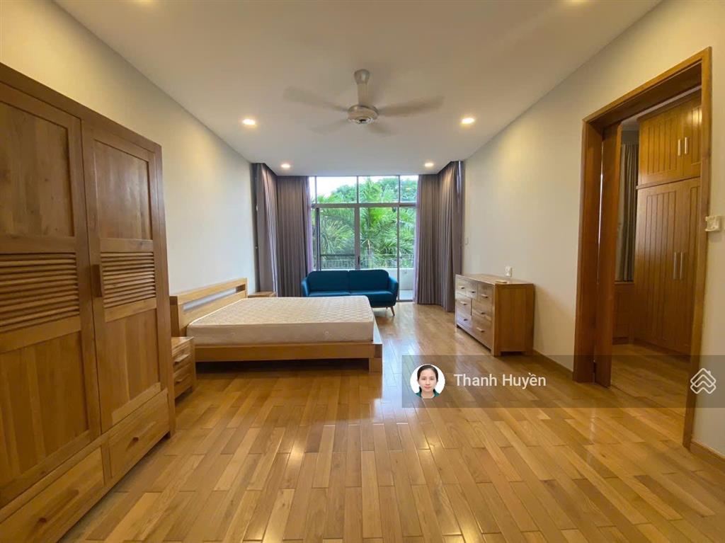 Cho thuê biệt thự riviera cove đơn lập sân vườn ngay hồ bơi  đẹp rộng