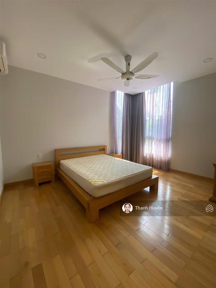 Cho thuê biệt thự riviera cove đơn lập sân vườn ngay hồ bơi  đẹp rộng