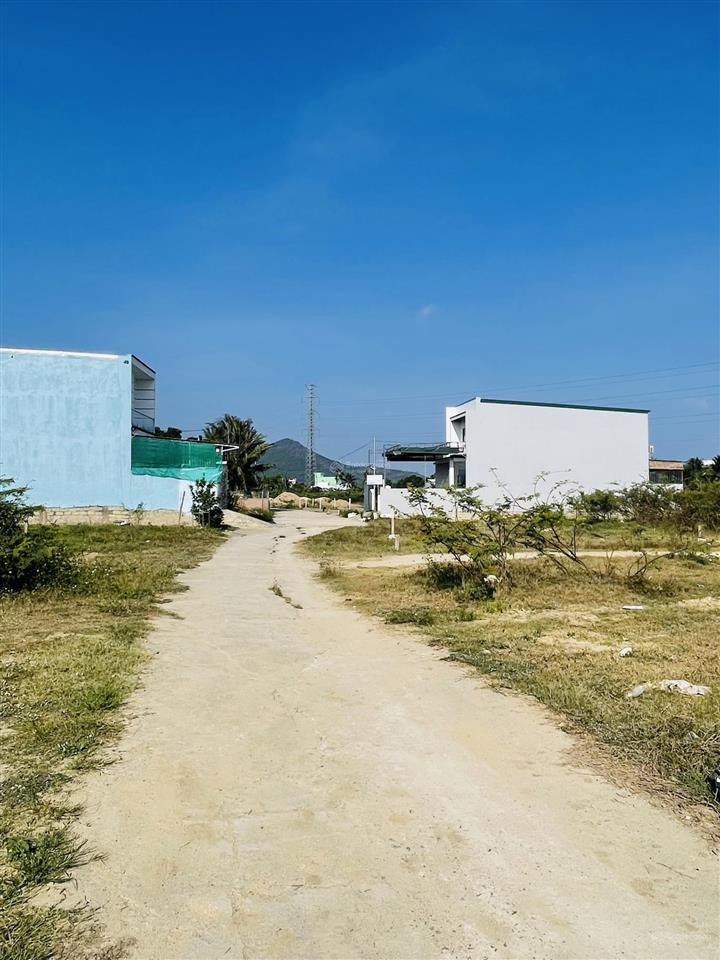 Đất vĩnh phương giá tốt gần bờ kè sông