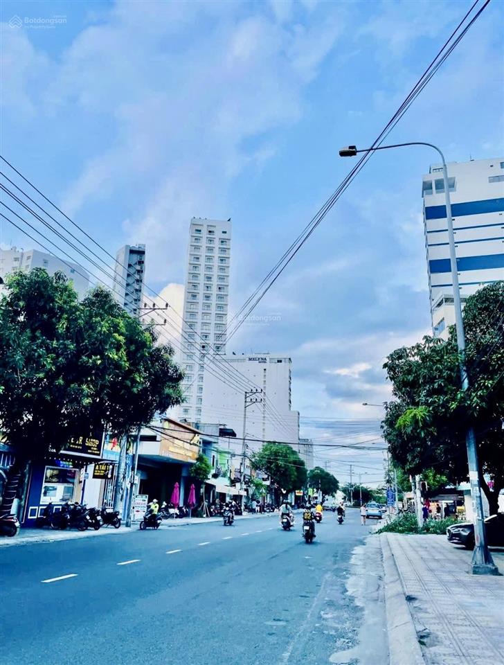 Khách sạn gần biển trần phú  nha trang