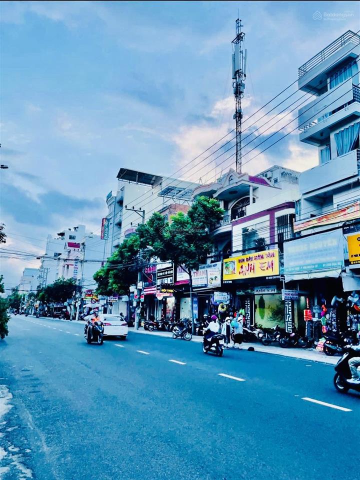 Khách sạn gần biển trần phú  nha trang