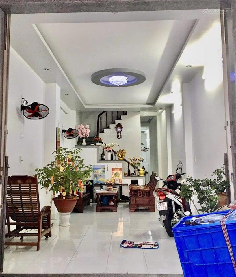 Nhà sau lưng dãy khách sạn trần phú, cách biển chỉ 200m, phù hợp làm homestay, kinh doanh căn hộ