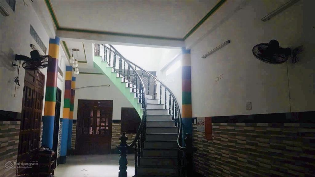 Nhà đường lý nam đế, gần chợ bình tân. vị trí kinh doanh nhộn nhịp