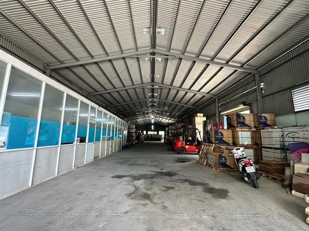 Cho thuê kho mặt tiền 23/10 gần lotte mart, đoạn đường cao rao ko ngập lụt