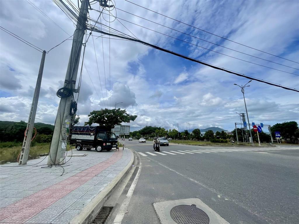 Cho thuê đất ngay vòng xoay võ nguyên giáp  nha trang