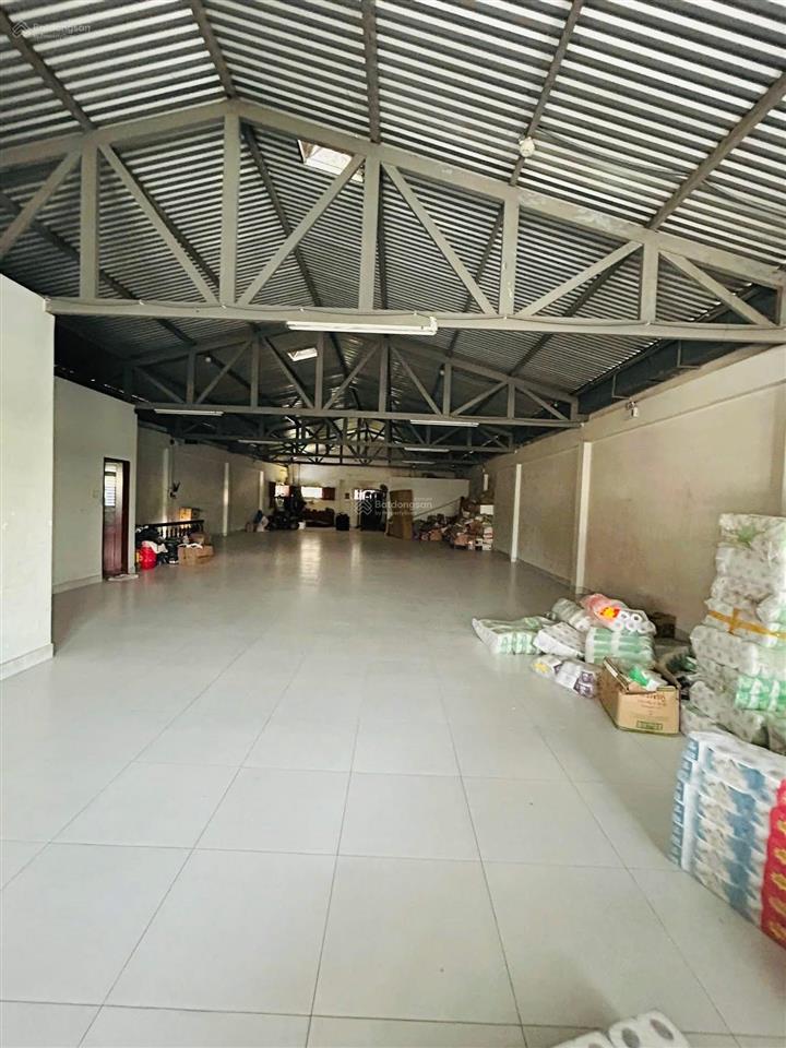 Kho xưởng trung tâm nha trang, ngang 26m phù hợp mở showroom