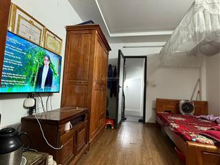 Chỉ hơn 5 tỷ. nhà riêng 122 đường xuân đỗ, 30m2 5 tầng. sổ đỏ hộ khẩu phường long biên.